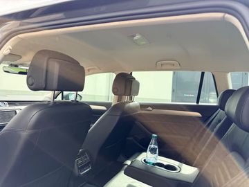 Volkswagen Passat - 9