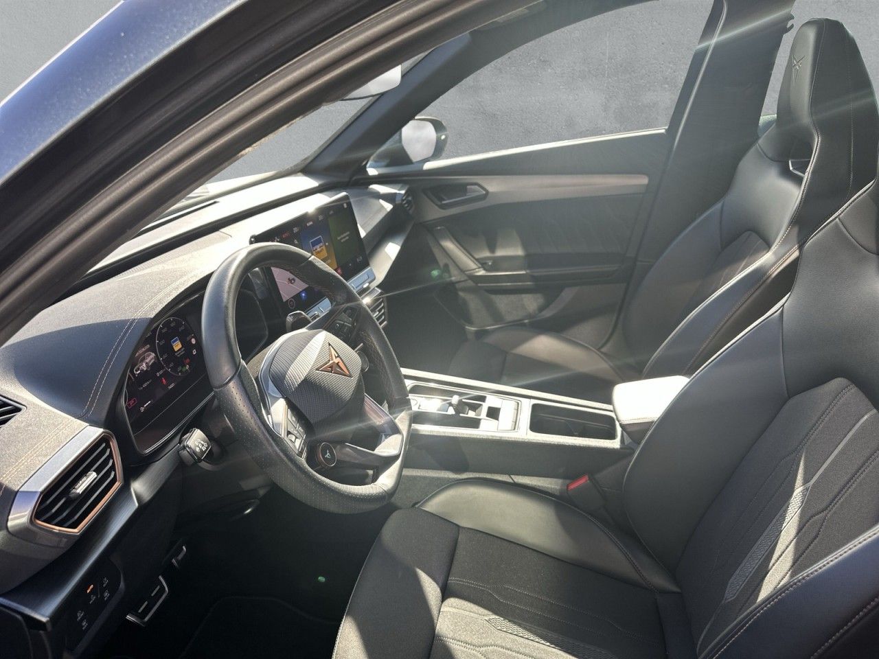 Fahrzeugabbildung CUPRA Formentor VZ 2.0 TSI 4Drive 310 PS*ACC* - mit KI generiert/bearbeitet