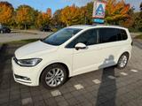 Volkswagen Touran 1.8 TSI DSG Highline BMT Highline - VW Touran von privat