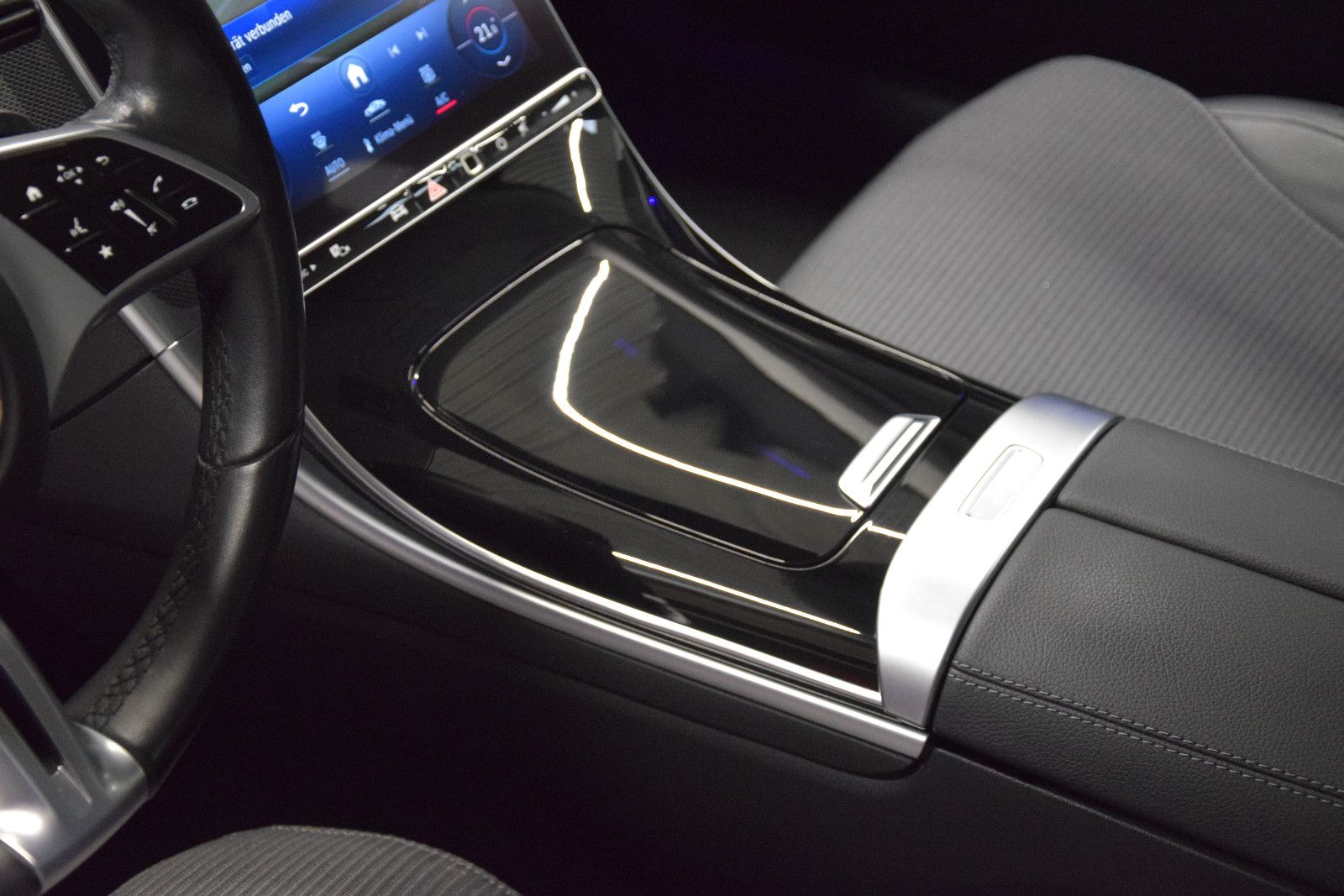 Fahrzeugabbildung Mercedes-Benz C 180 T-Modell Avantgarde MBUX Ambiente Kamera