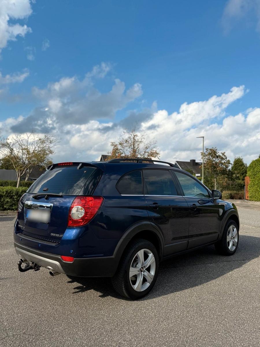Chevrolet Captiva 2007 — rear view