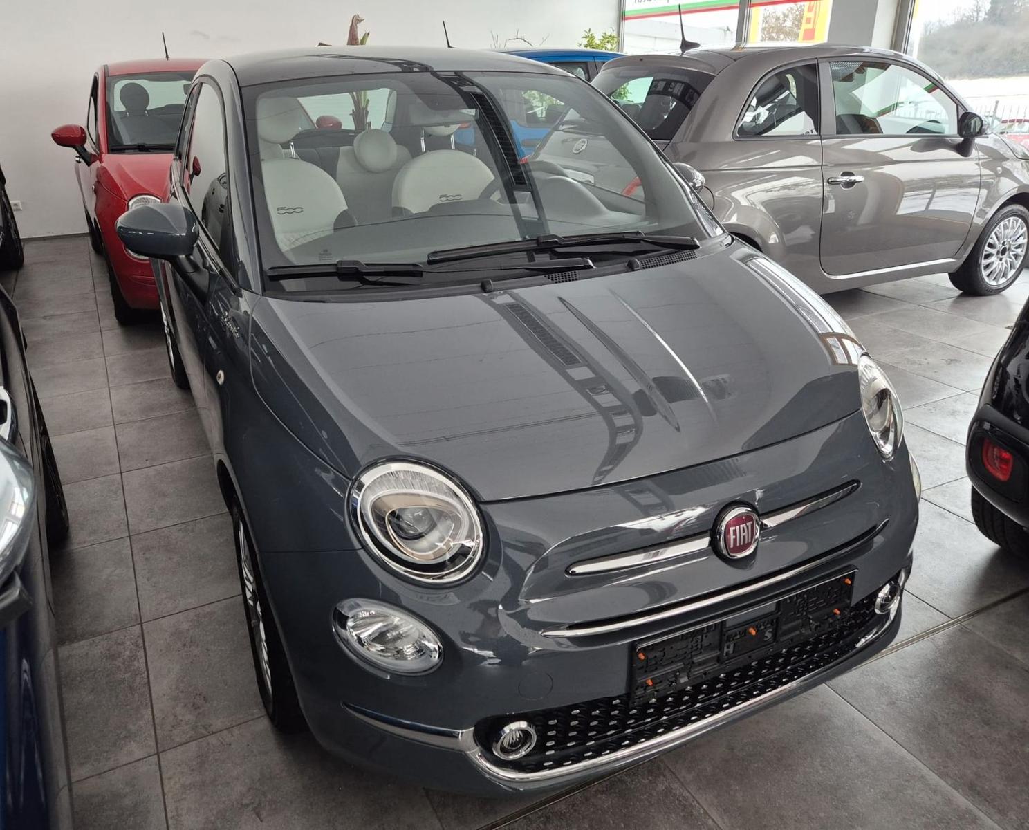 Fiat 500 DolceVita grau Panorama
