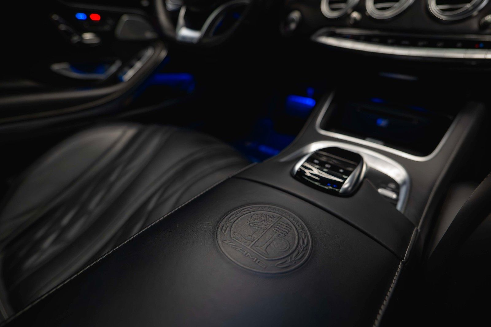 Fahrzeugabbildung Mercedes-Benz S 63 AMG 4Matic Night Edition Designo *ACC*Pano*