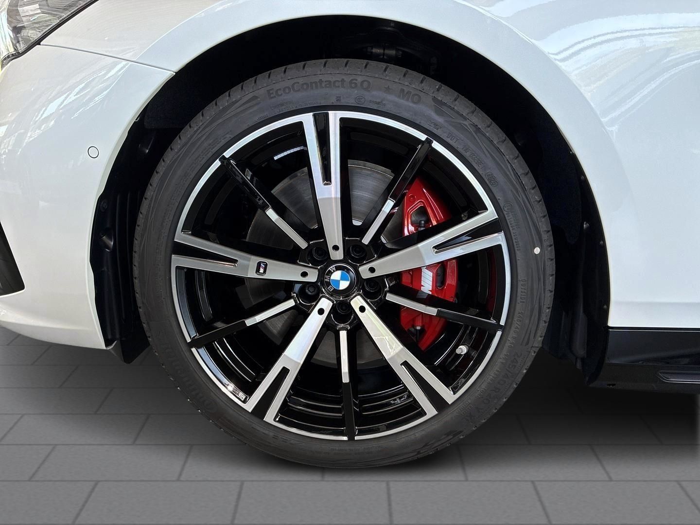 BMW i5 eDrive40 Touring M Sport HUD AHK Pano Navi el foto 6