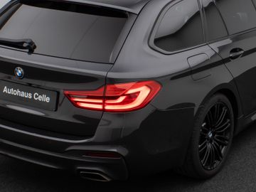 Fahrzeugabbildung BMW 530d xD M Sport Panorama Kamera H/K Alarm 19Zoll