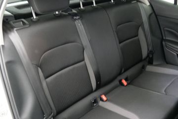 Skoda Fabia Tour 1,0 TSI NAVI AHZV SHZ Kamera