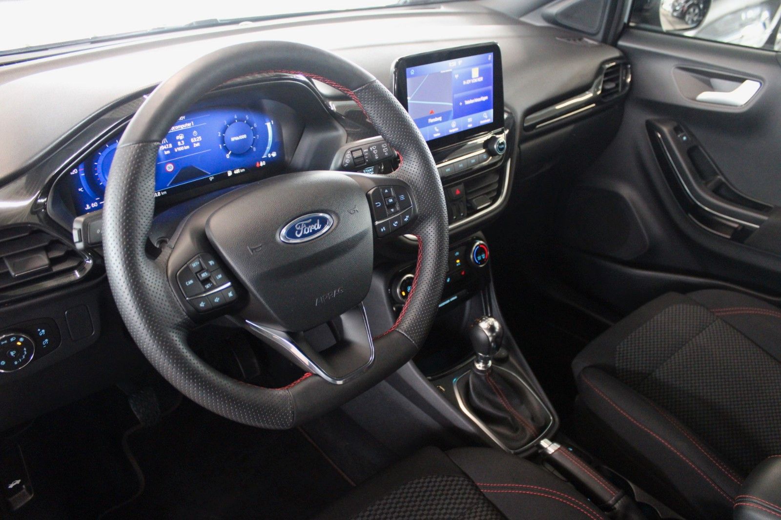 Fahrzeugabbildung Ford Puma MHEV ST-Line LED NAVI WinterPaket DAB