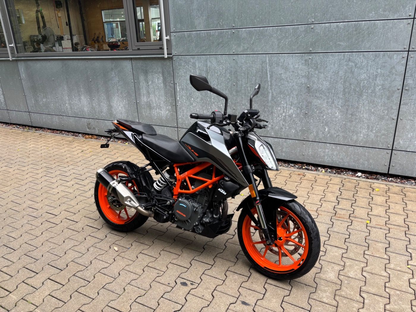 Fahrzeugabbildung KTM 390 Duke aus erster Hand