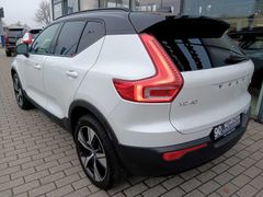 Fahrzeugabbildung Volvo XC40 T4 Twin Engine R-Design 'Ganzjahresreifen'