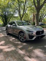 Maserati Levante 3.0 V6 430HP Modena S Auto 4WD Modena S - Maserati Levante von privat