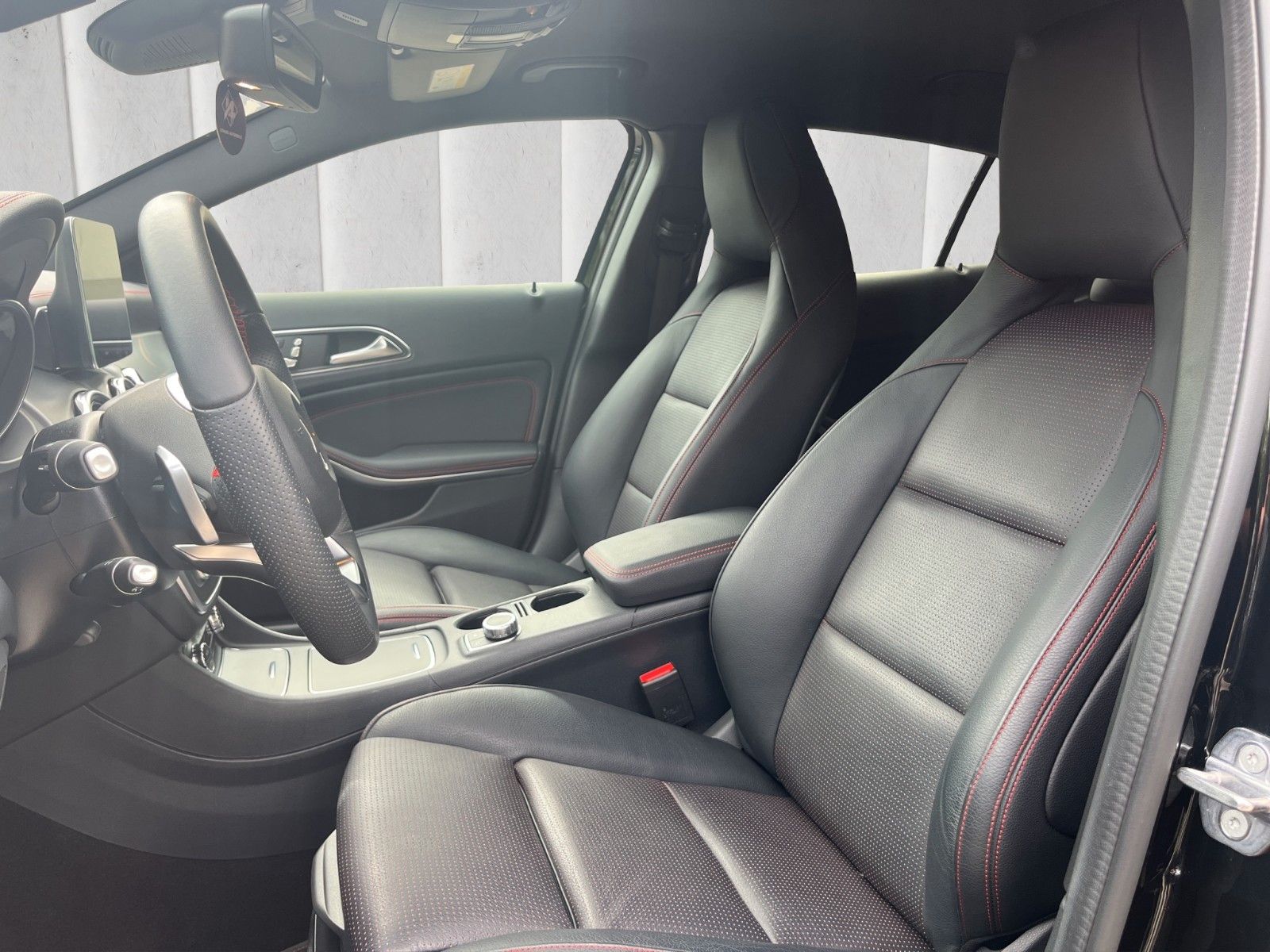 Fahrzeugabbildung Mercedes-Benz GLA 180 AMG Line*Night-Paket*Kamera*LED*SHZ**
