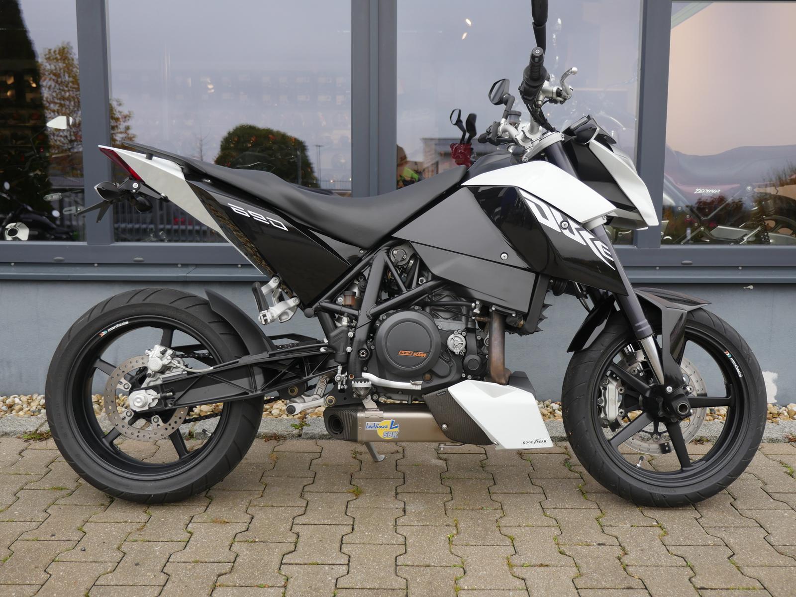 KTM 690 Duke 3 - dt. Modell - Extras - Leo Vince