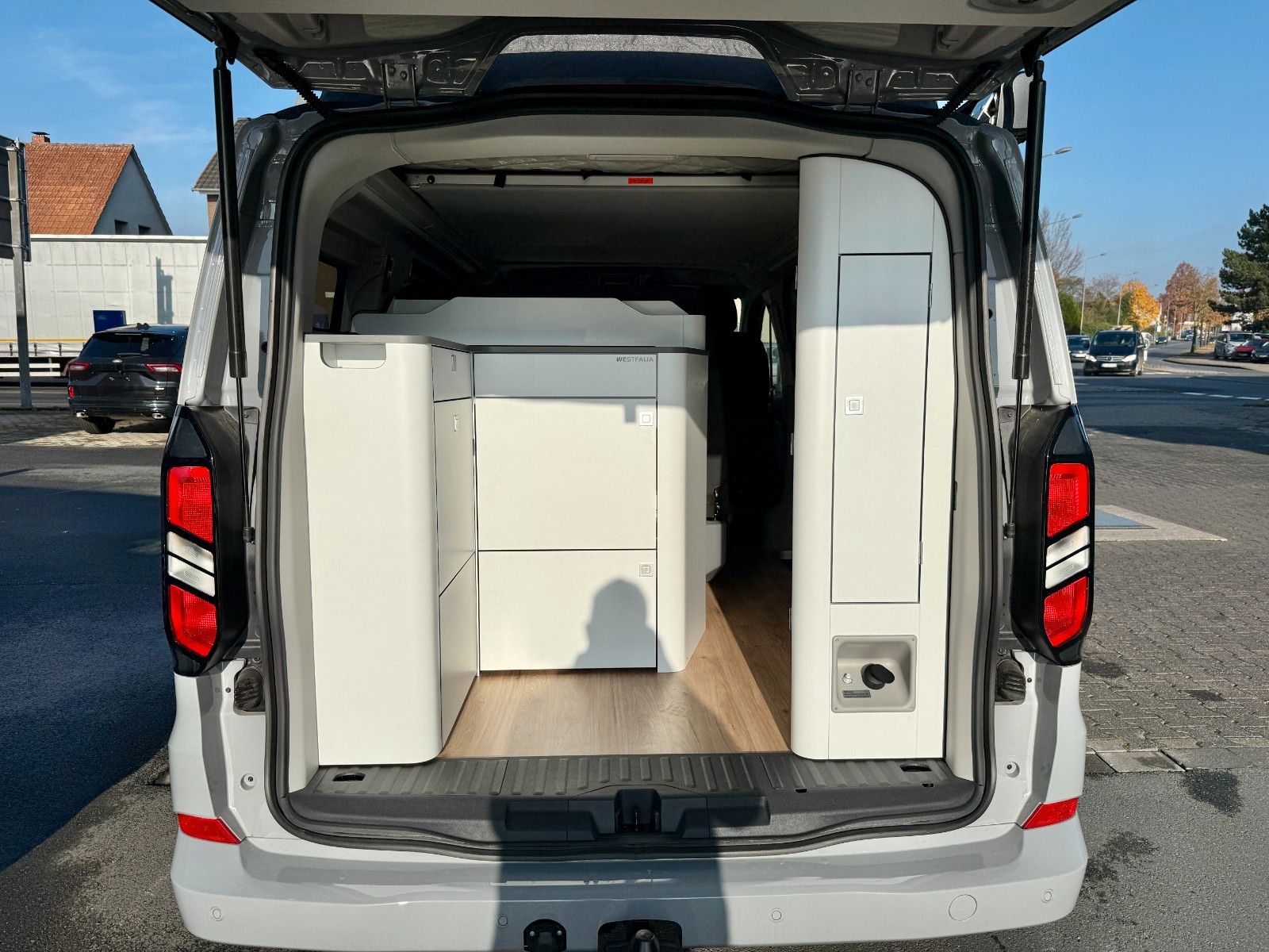 Vehicle image: Ford Nugget L1 Titanium | New Model V710