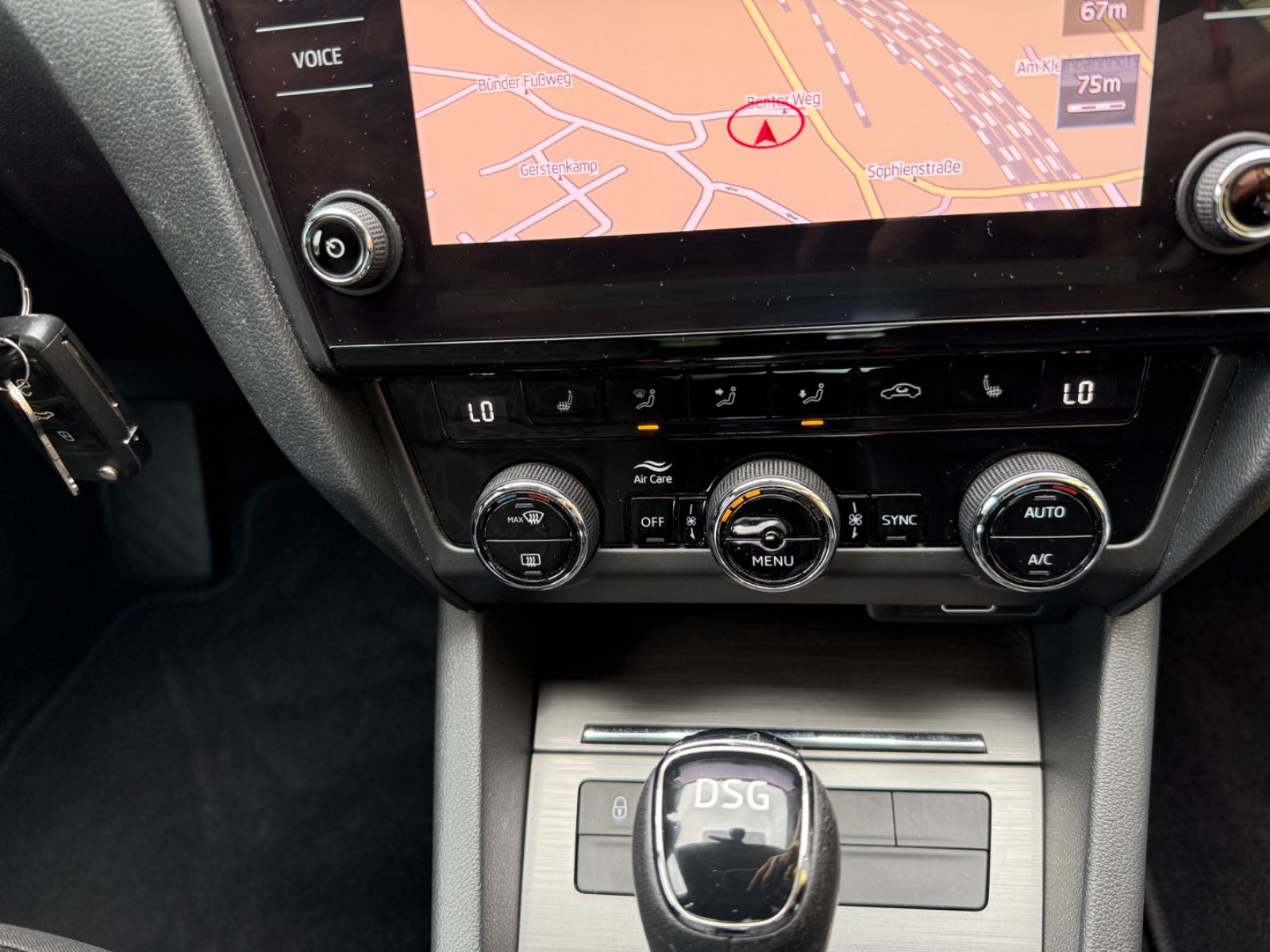 Skoda Octavia Lim. 1.8 TSI Clever NAVI DSG LED 1 HAND foto 16