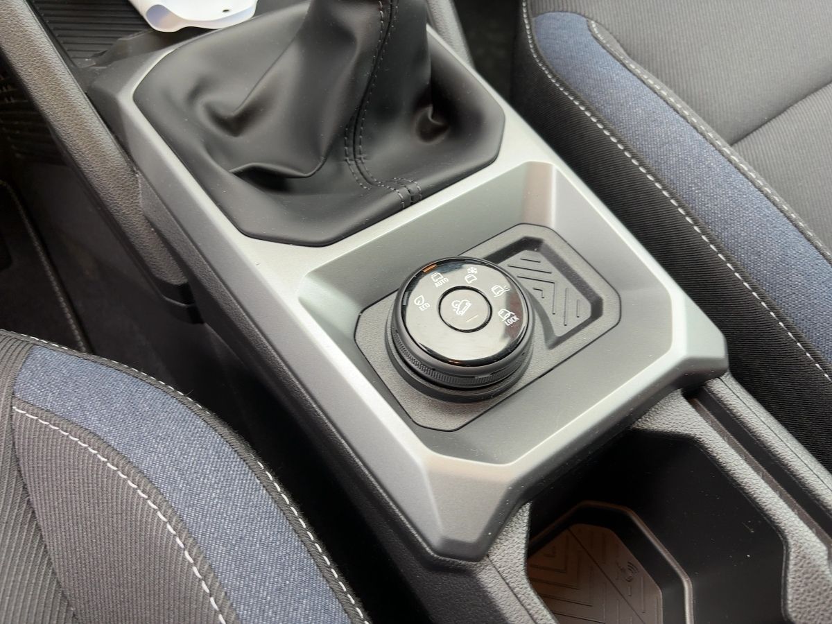 Fahrzeugabbildung Dacia Duster Journey TCe 130 4x4 NAVI KAMERA GJR