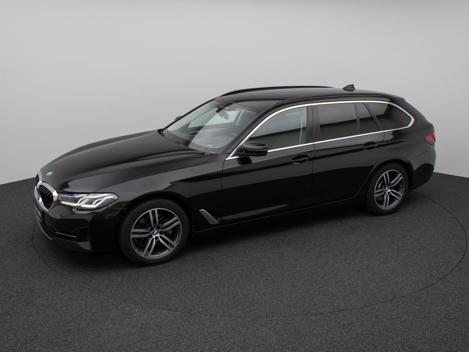 Fahrzeugabbildung BMW 520d xD Kamera Laser HUD DAB HiFi Stop&Go MSport