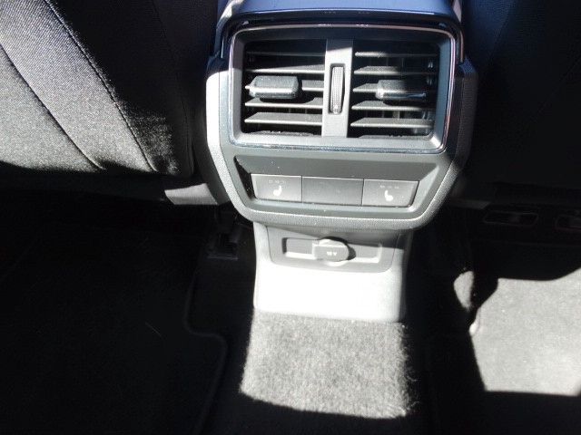 ŠKODA Karoq Karoq Tour 1.5 TSI DSG – Bild 16 von 20