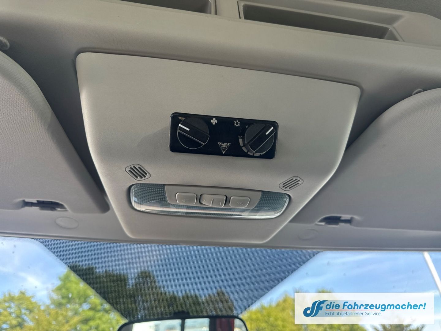 Fahrzeugabbildung Ford Transit Kombi 350 L3 Trend Temp Klima *7151 Exp