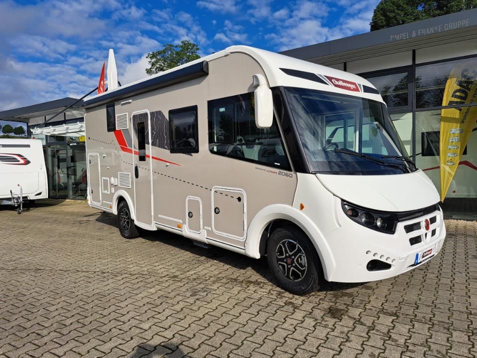 Autohaus Zimpel -  Challenger 2060 Graphie Ultimate ZUBEHÖR+ARCTIC - Bild 2
