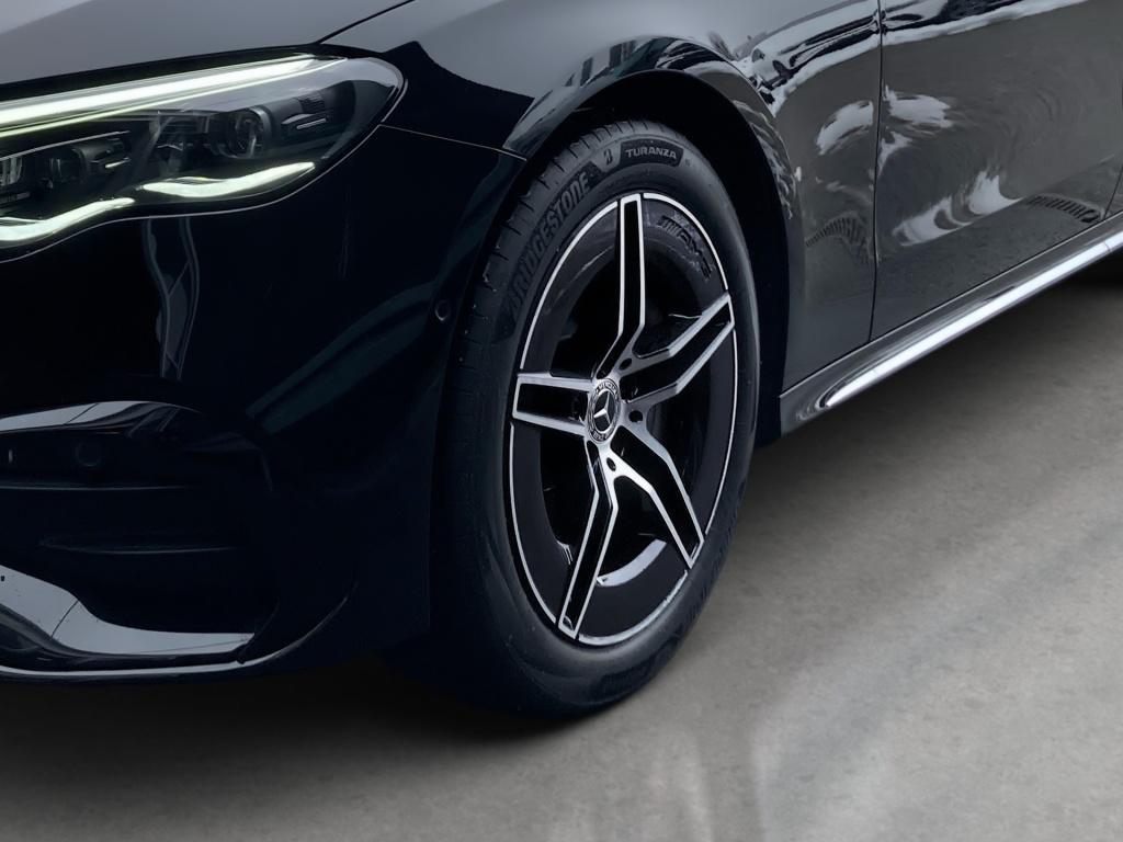 Mercedes-Benz E 220 d 4M EDITION AMG-Line+Pano+AHK+DISTRO+Memo