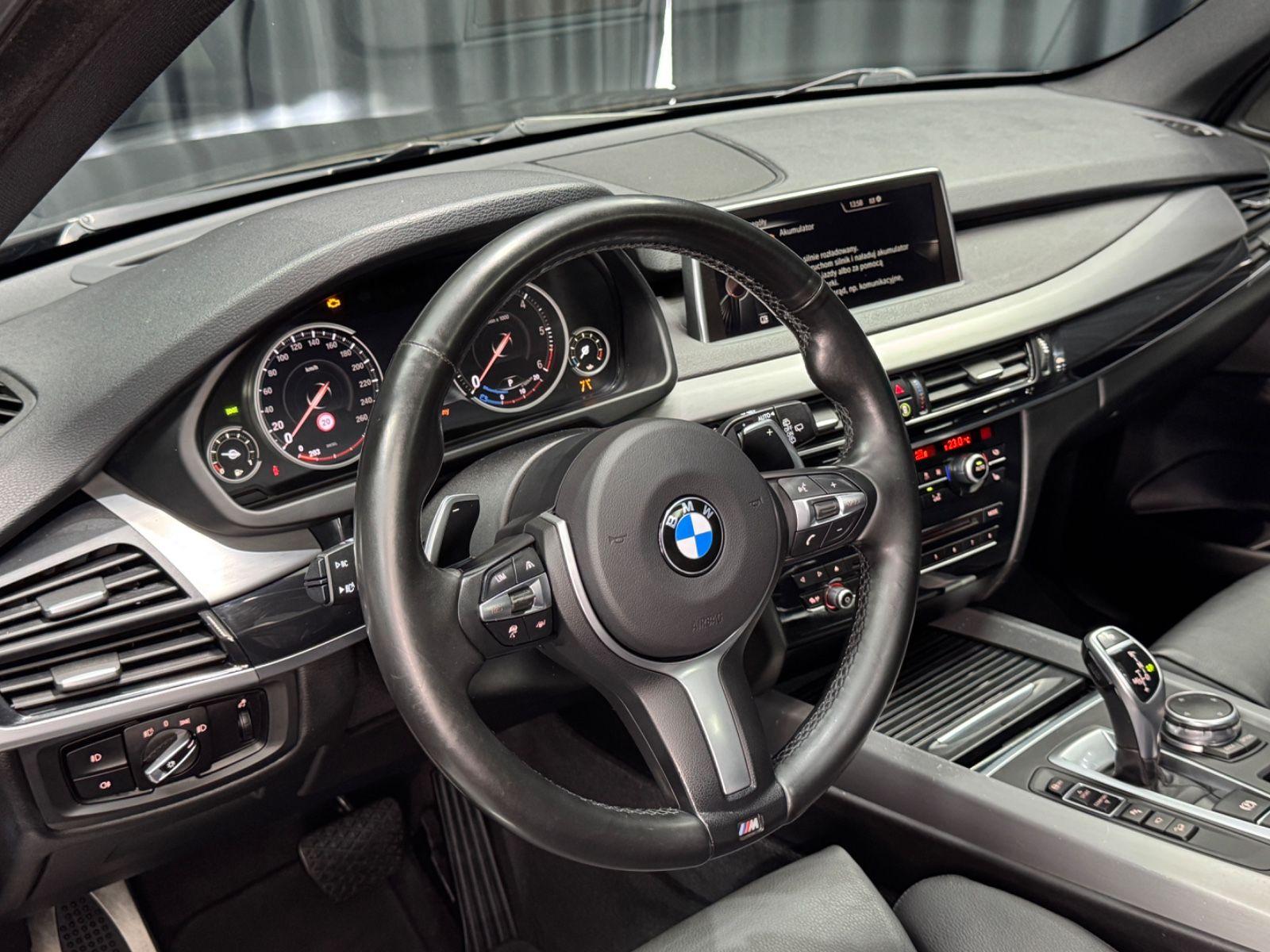 Fahrzeugabbildung BMW X5 40d xDrive|M-SPORT|PANO|7-SITZER|SOFT-CLOSE|