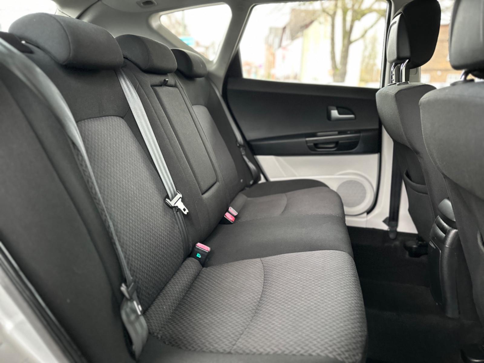 Kia cee'd 2009 — photo 19