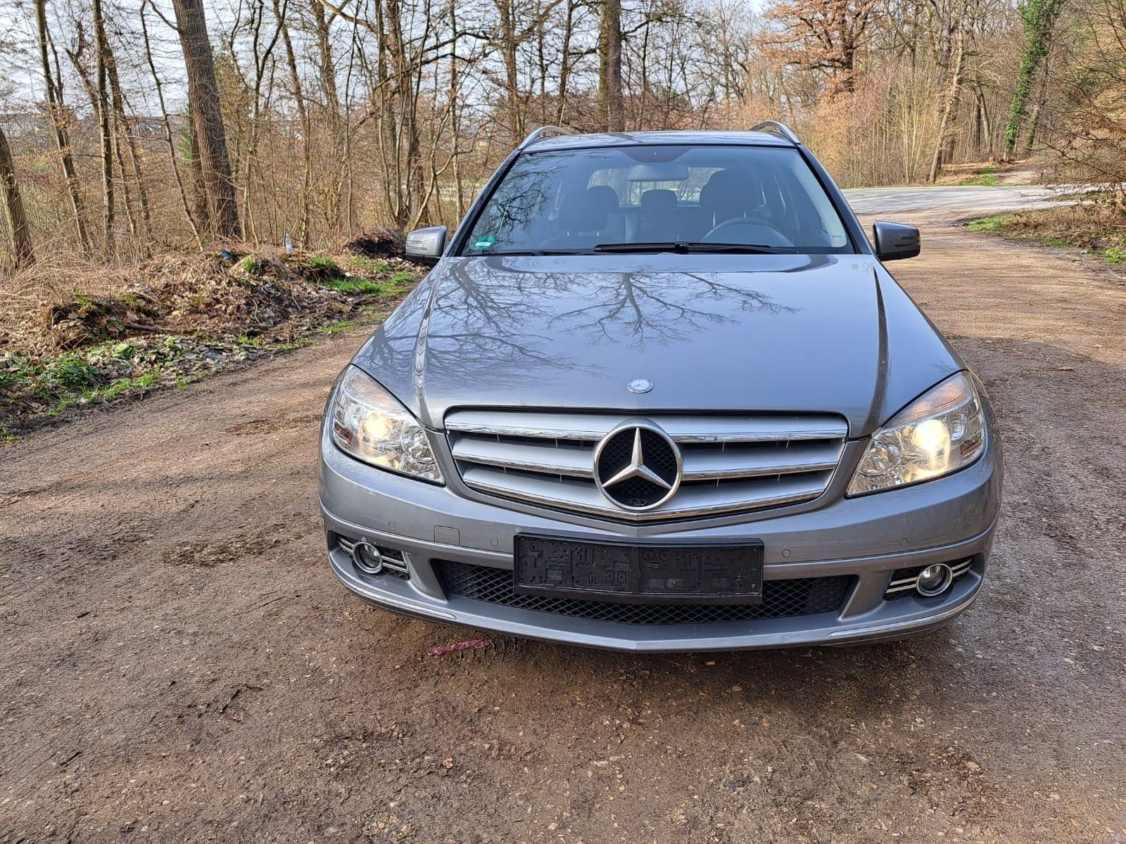 Mercedes-Benz C200 2011 — rear view