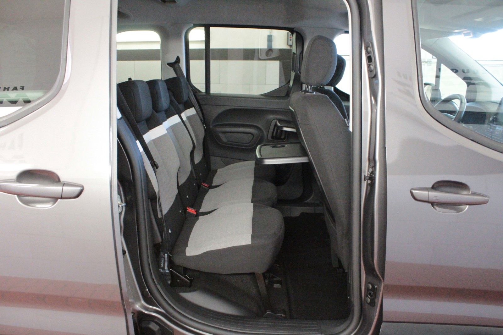 Fahrzeugabbildung Citroën Berlingo Kombi , 1.2 PureTech 110 2  Schiebtüren