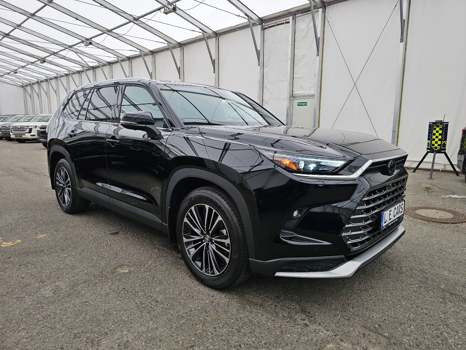 Fahrzeugabbildung Toyota GRAND Platinum Max T1: 68.000 EURO Stock !!!