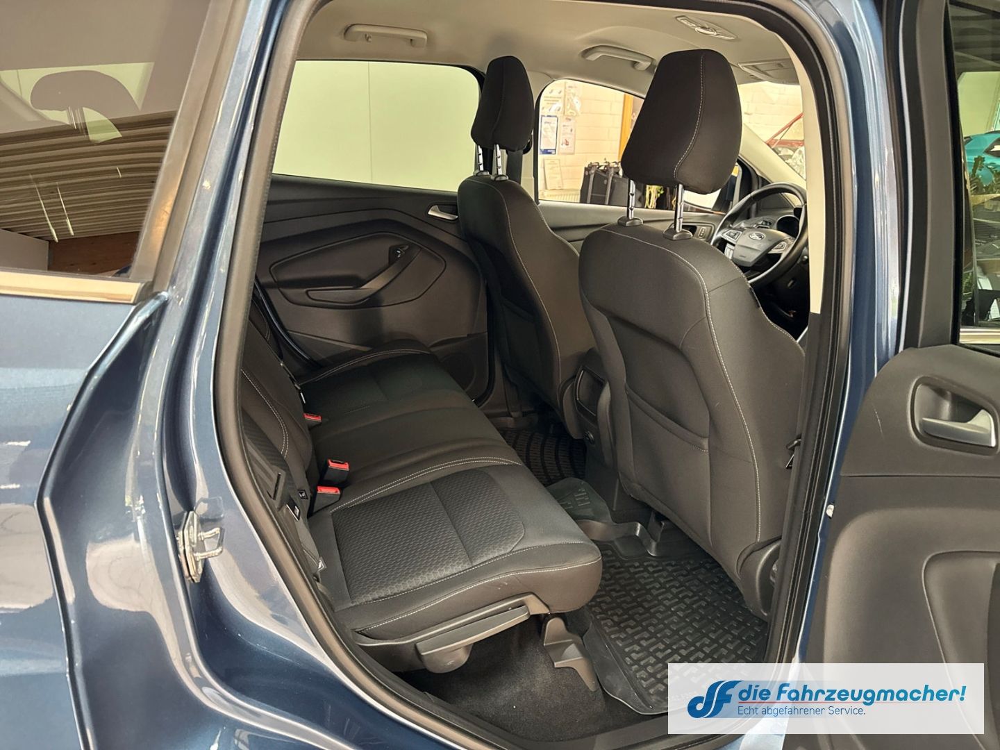 Fahrzeugabbildung Ford Kuga Trend 1.5 EcoBoost EU6d-T DAB SHZ LenkradHZ