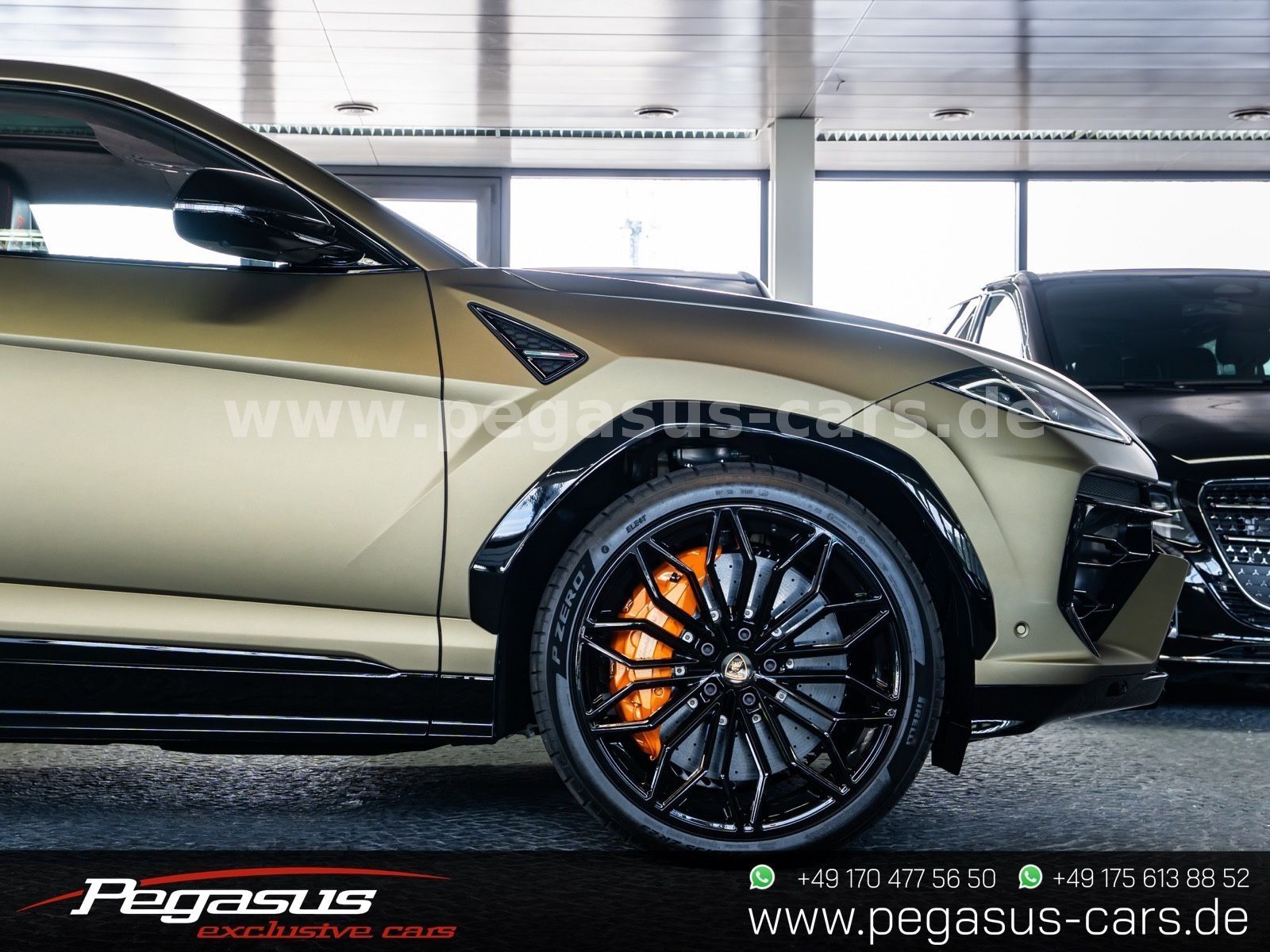 LAMBORGHINI Urus - 21