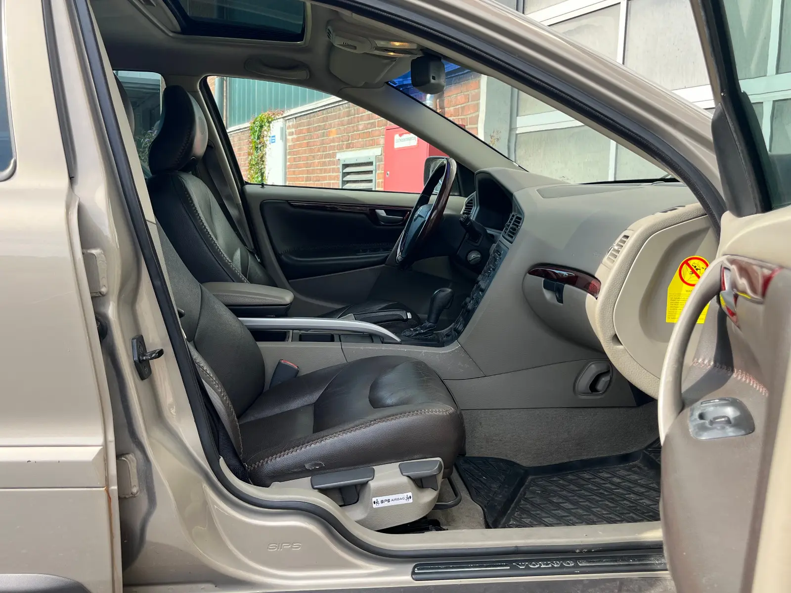 Volvo XC70 2004 — photo 15
