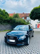 Audi A3 Sportback 1,8 - Audi A3 mit Benzin-Antrieb: Kombi, 1.8