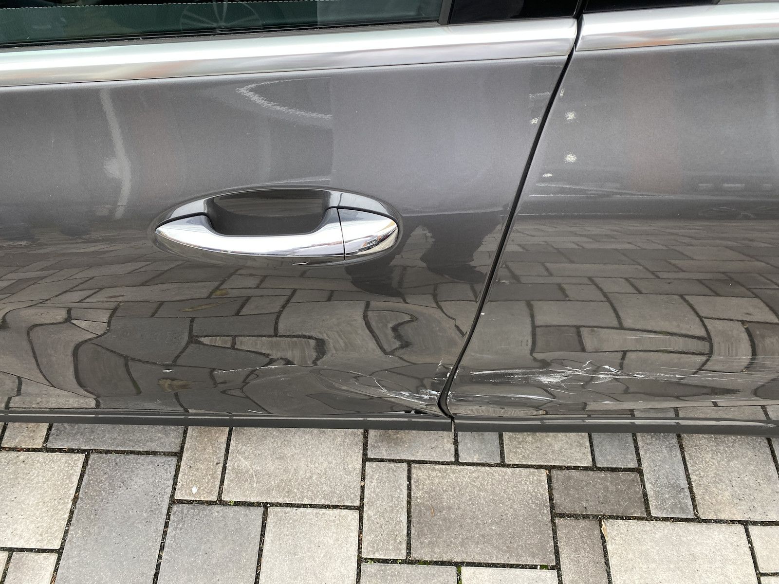 Fahrzeugabbildung Mercedes-Benz GLA 250 4M Progressive Advanced+/