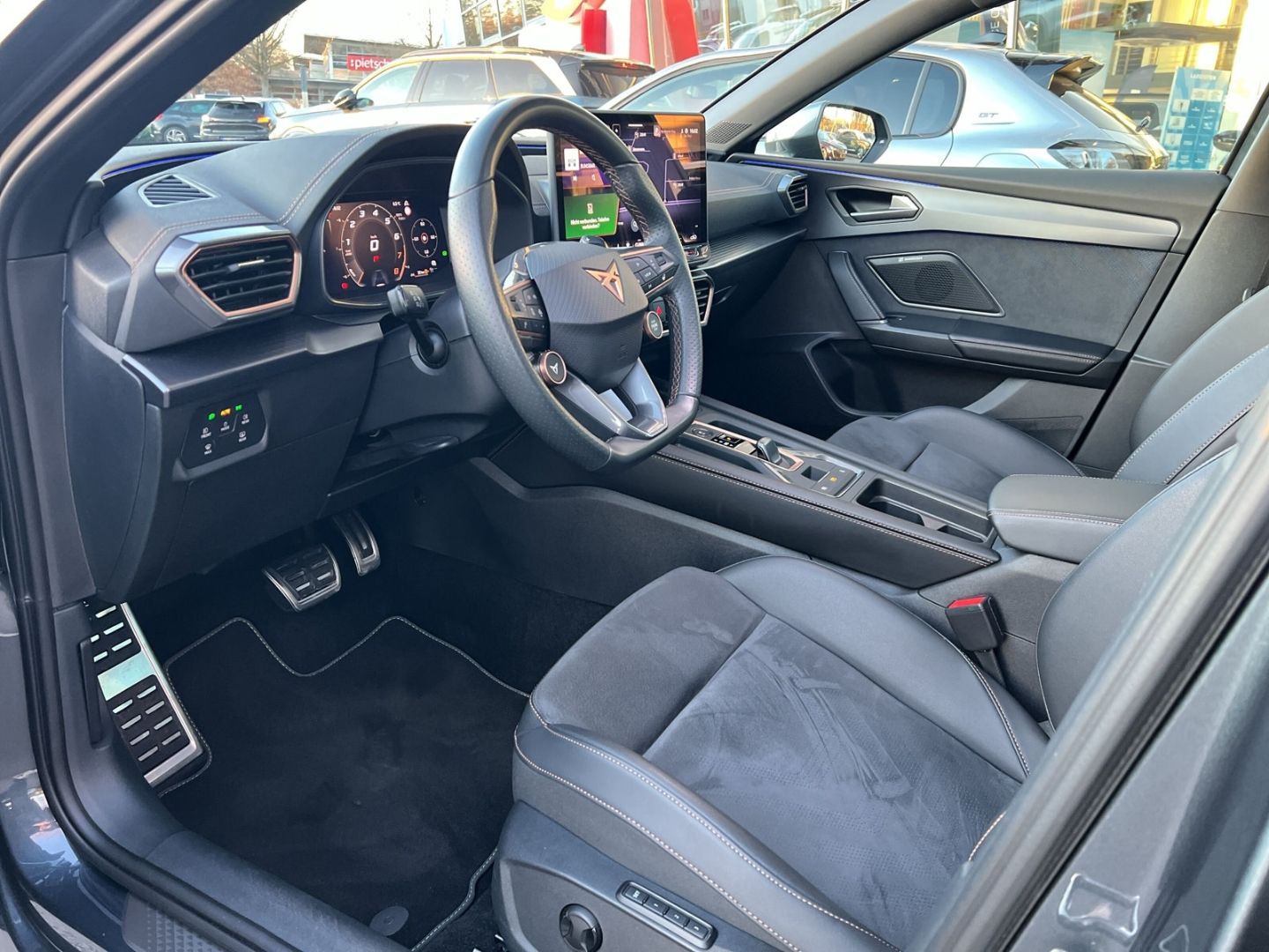 Fahrzeugabbildung CUPRA Leon Sportstourer 1.5 eTSI AD El. Panodach SHZ