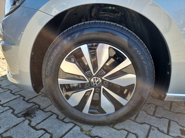 Fahrzeugabbildung Volkswagen Touran 2,0 TDI DSG MOVE EL.HECKKLAPPE 7 SITZER K