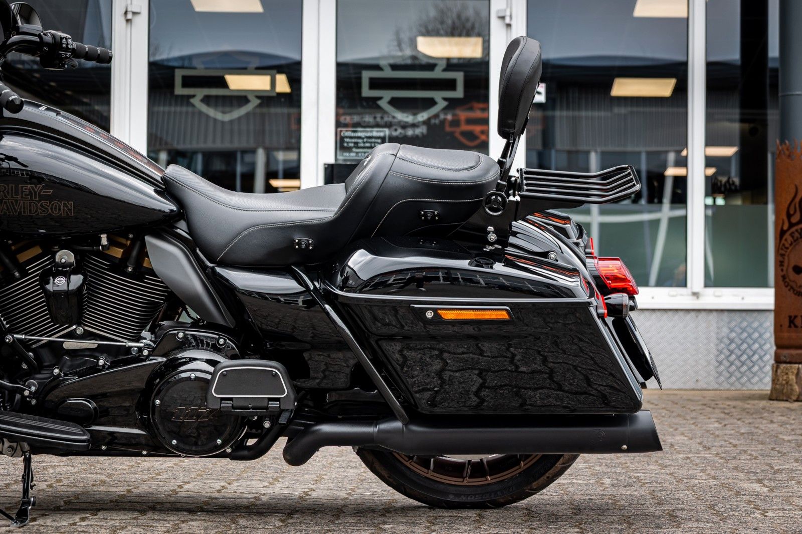 Fahrzeugabbildung Harley-Davidson FLHXST STREET GLIDE ST 117 - Kesstech -