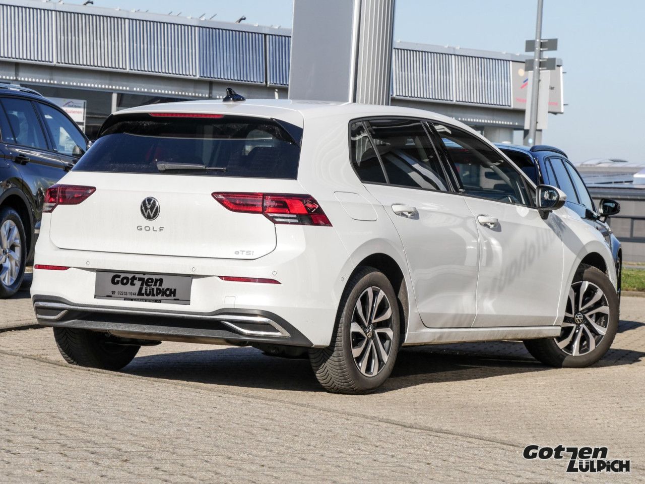 Fahrzeugabbildung Volkswagen Golf VIII Active 1.5 eTSI DSG Navi LED-Plus ACC