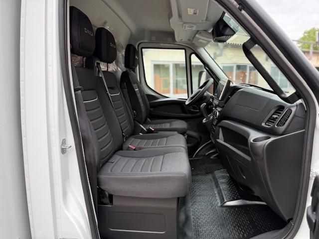 Fahrzeugabbildung Iveco Daily 70C18HA8/P Koffer LBW