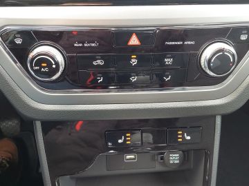 KGM Korando ESSENTIAL 1.5 NAVIDABSHZKAMERAALU