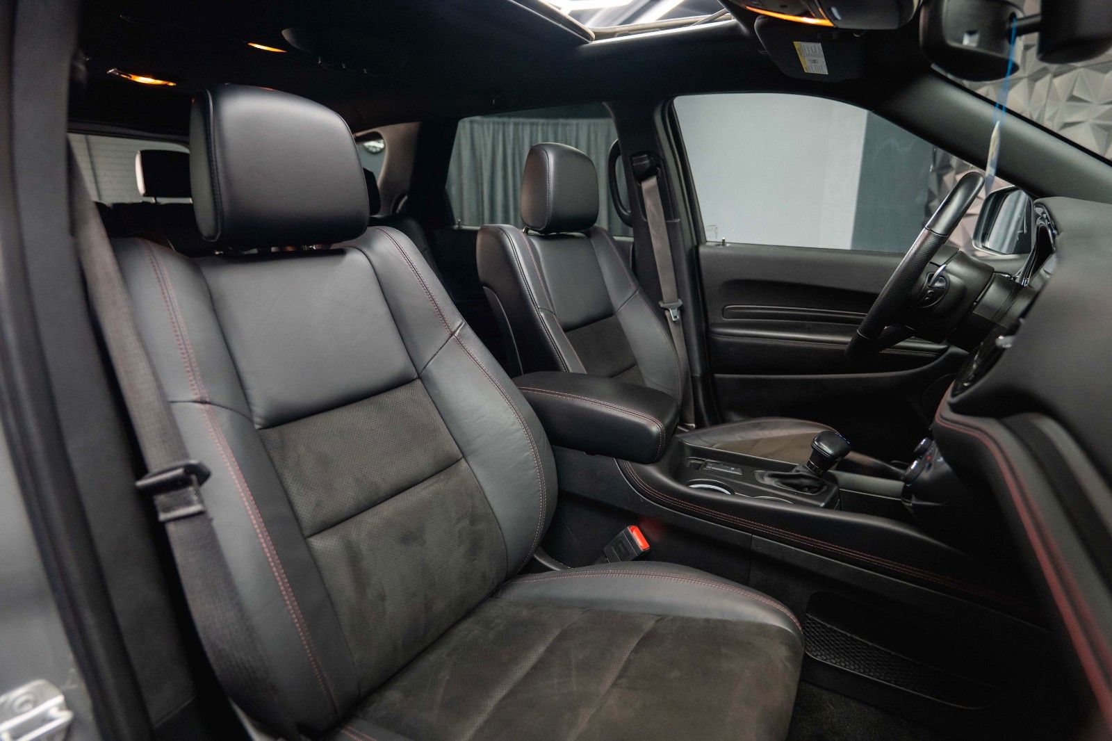 Fahrzeugabbildung Dodge Durango 5.7 V8 R/T SRT 4x4 Night-Paket Modell 22