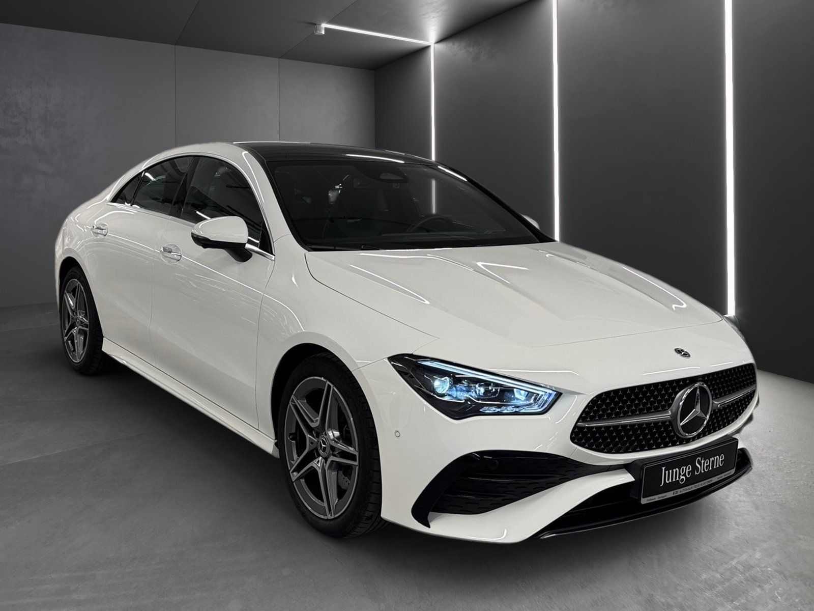 Fahrzeugabbildung Mercedes-Benz CLA 200 AMG Prem Plus*Pano*HUD*360*Totwink*Memo*