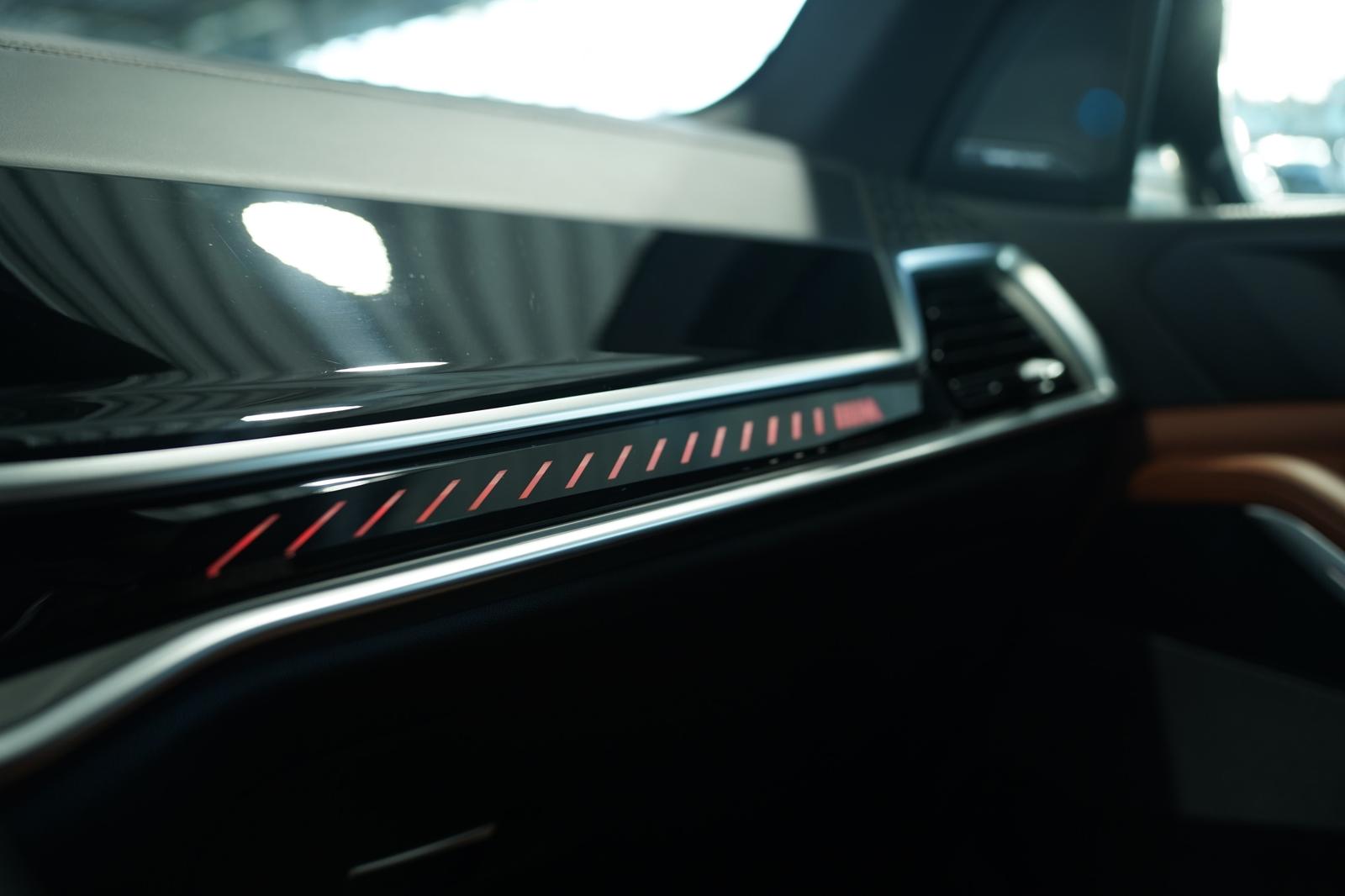 BMW X5 M60 i xD *1.H *22 *ACC*Sky Lounge*H-UP*AHK
