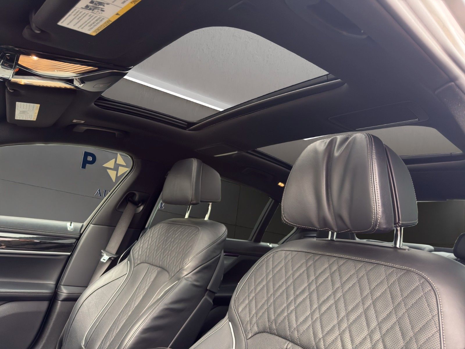 Fahrzeugabbildung BMW 750Li xDrive *M-Sport*H&K*Skylounge*HUD*Masssage