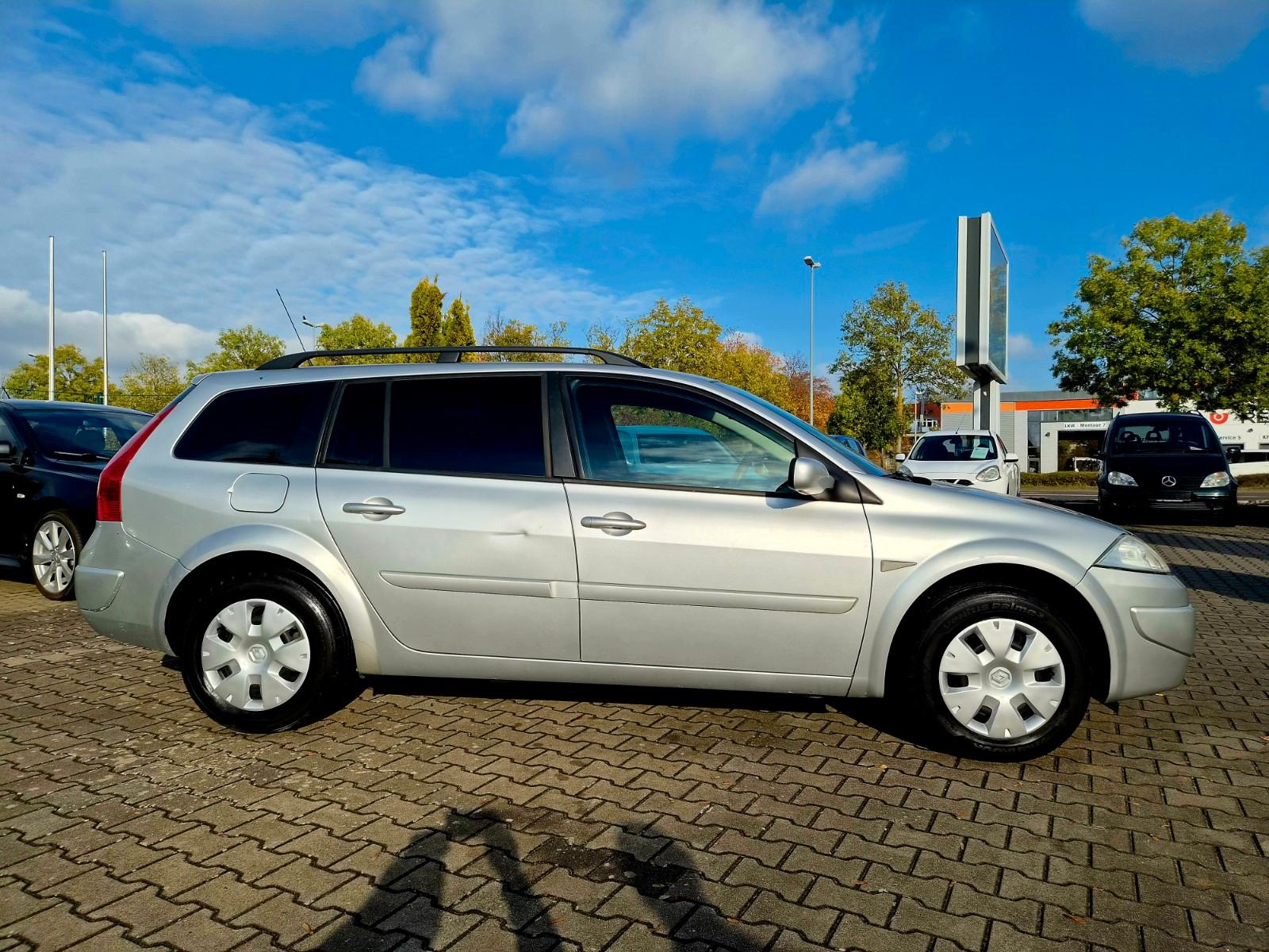 Renault Megane 2008 — engine 1.598 cm³, 111 HP (82kW)
