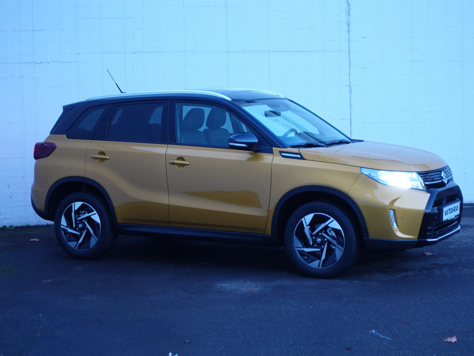 Fahrzeugabbildung Suzuki Vitara 1.5 AT AllGrip Comfort+  NAVI,Schiebedach
