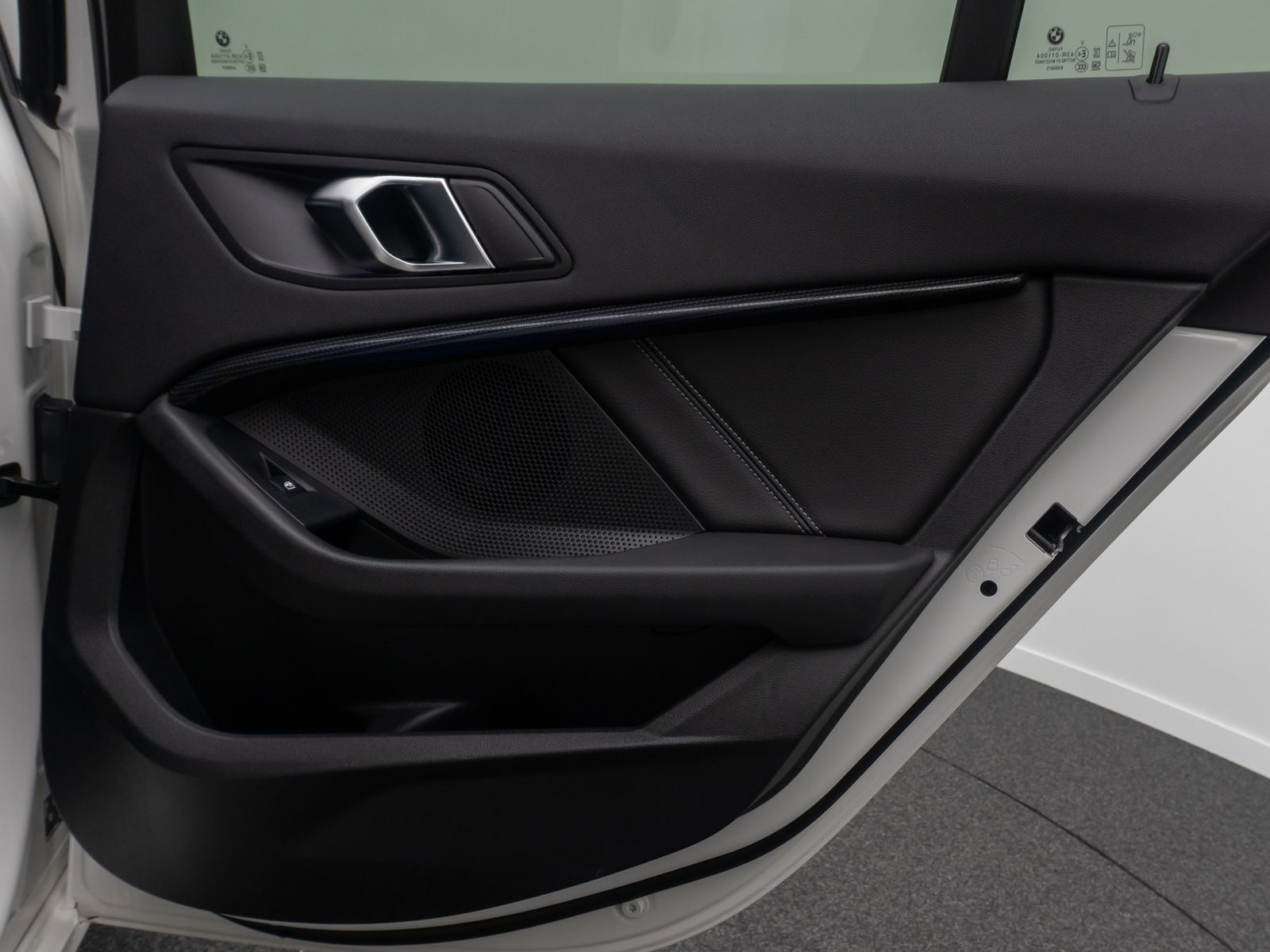 Fahrzeugabbildung BMW 118i Sport Line LED Navi DAB Tempomat