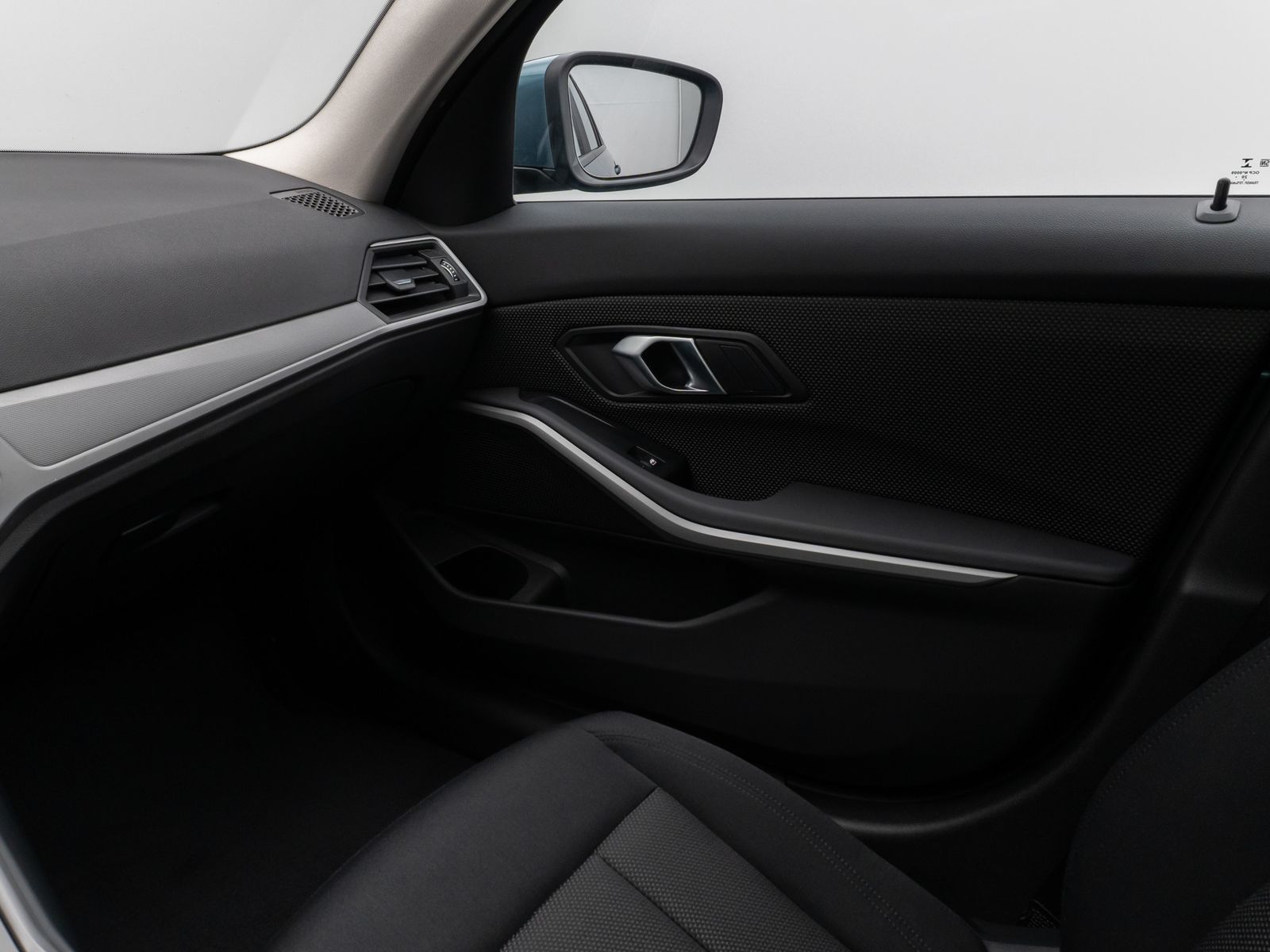Fahrzeugabbildung BMW 320d Panorama DAB PDC Sitzhzg Geschwindigkeitsre