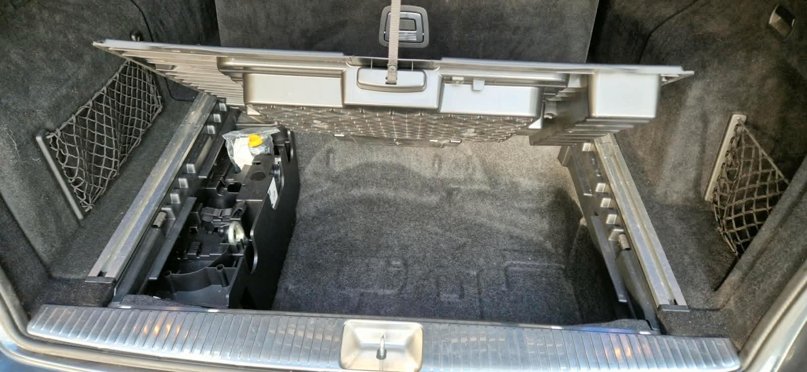 Mercedes-Benz E220 2011 — photo 17