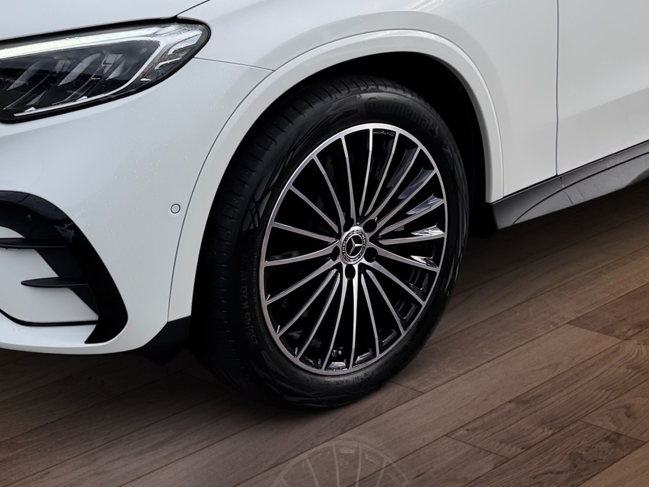 Fahrzeugabbildung Mercedes-Benz GLC 200 4M AMG+PANO+MEMORY+AMBIENTE+CARPLAY+TOTW